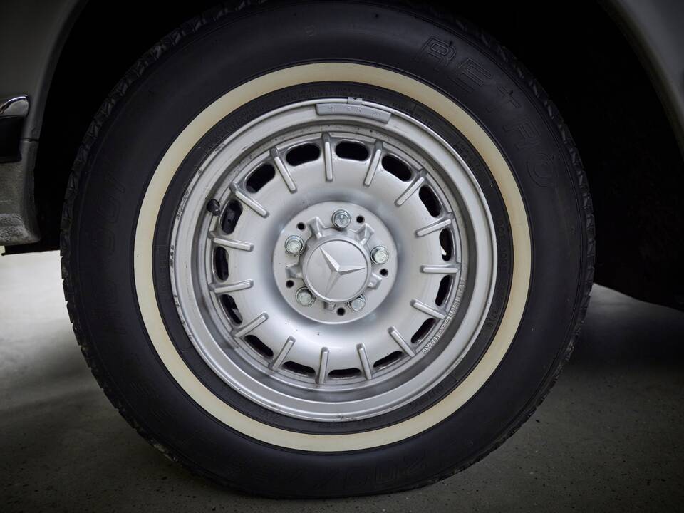 Image 46/100 de Mercedes-Benz 450 SL (1973)