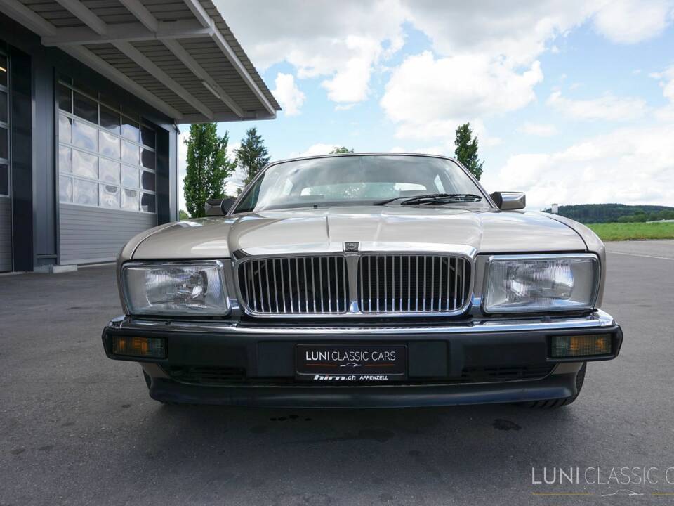 Image 14/61 de Jaguar Sovereign 3.6 (1987)
