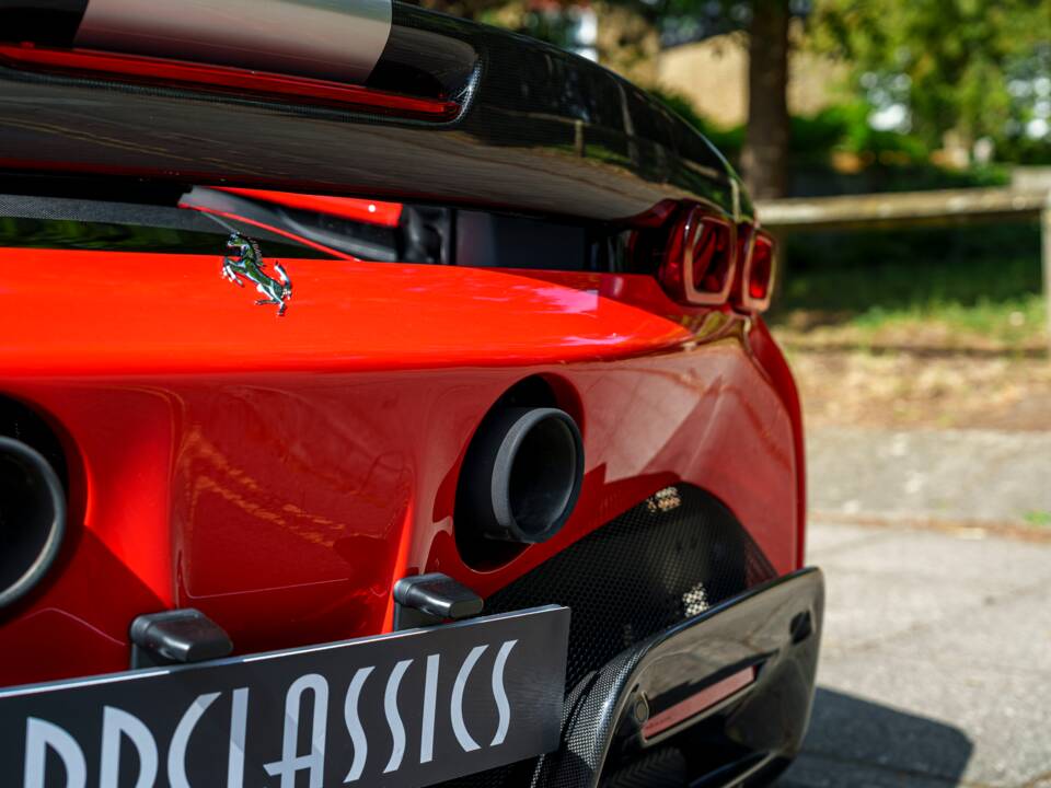 Image 17/37 of Ferrari SF90 Spider (2023)