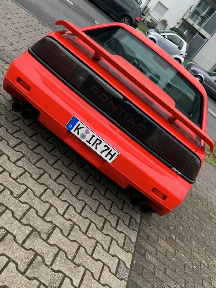 Image 36/55 of Pontiac Fiero GT (1988)