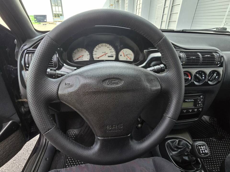 Bild 5/8 von Ford Escort 2.0 16V "F1 Edition" (1996)