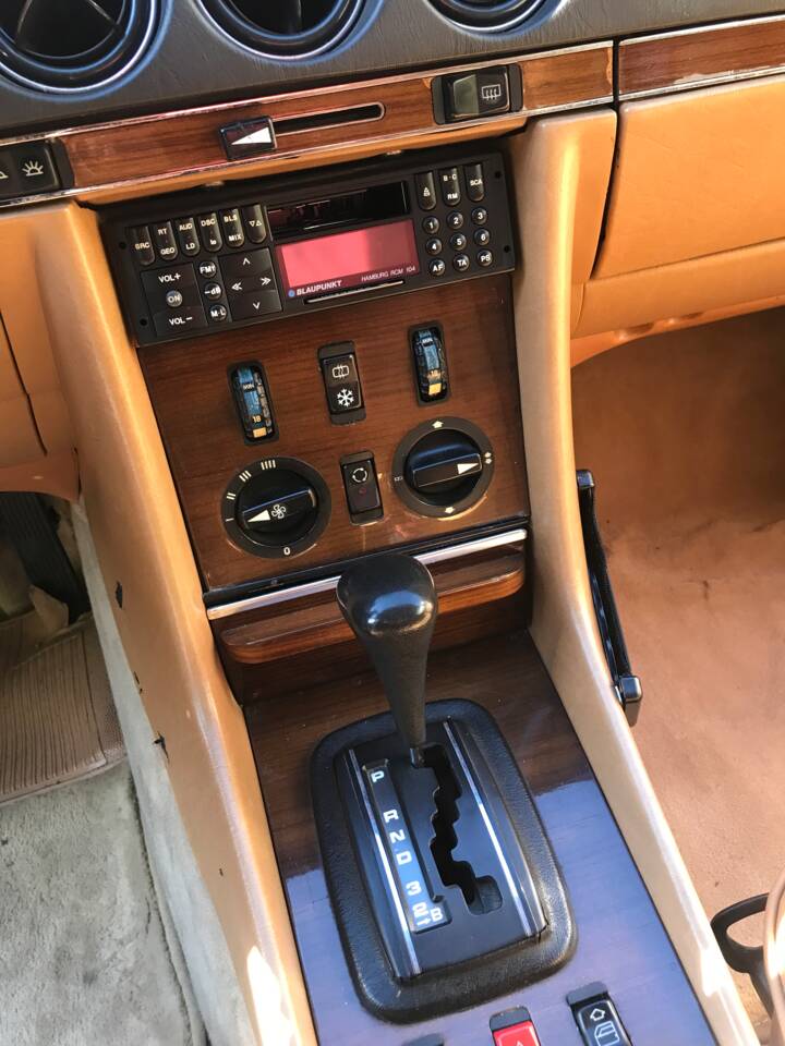 Image 39/53 de Mercedes-Benz 380 SL (1988)