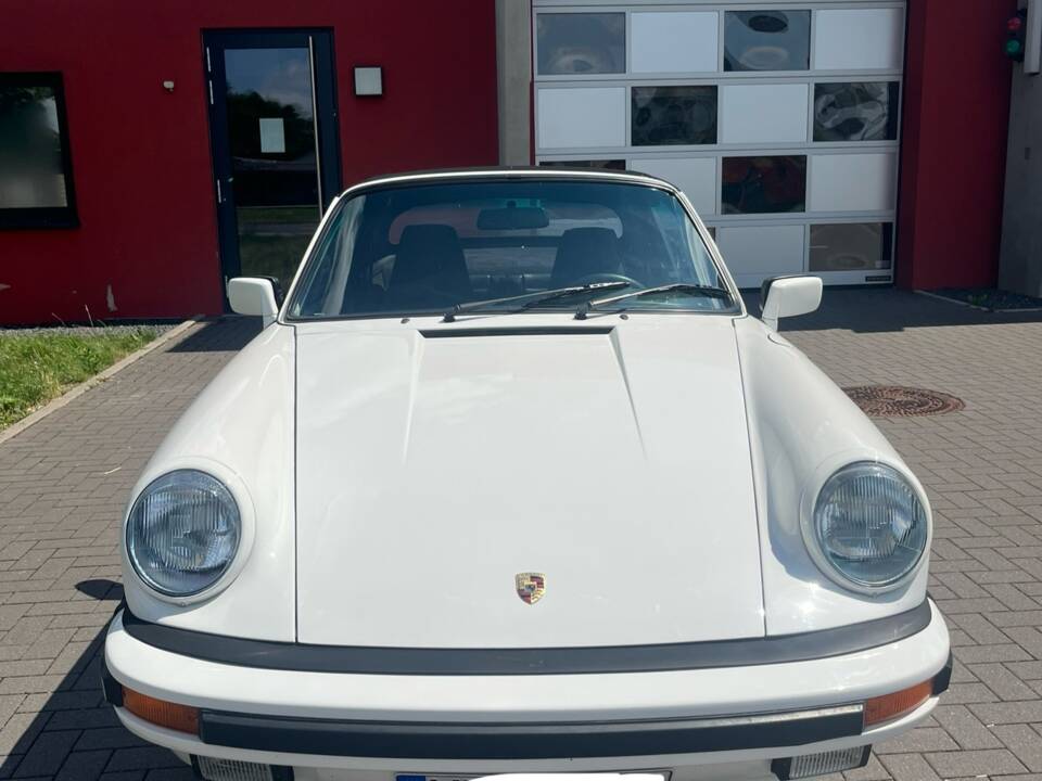 Immagine 2/18 di Porsche 911 Carrera 3.2 (1986)