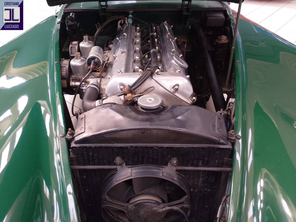 Image 43/57 of Jaguar XK 120 SE OTS (1953)