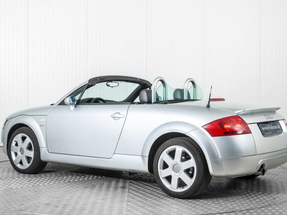 Bild 6/50 von Audi TT 1.8 T (2000)