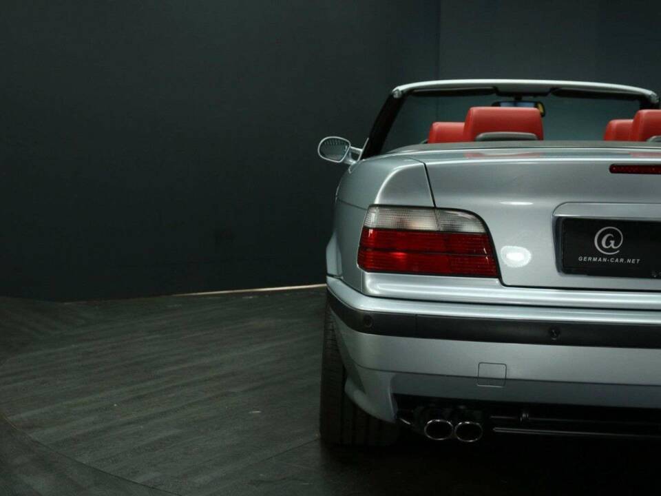 Immagine 33/50 di BMW 328i (1997)