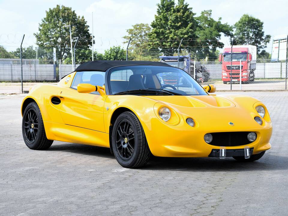 Image 3/22 of Lotus Elise 111 (1998)