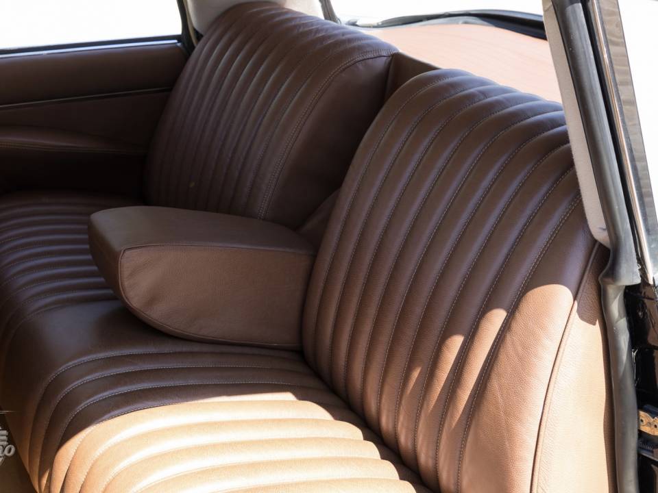 Immagine 13/16 di Citroën DS 23 Pallas IE (1973)