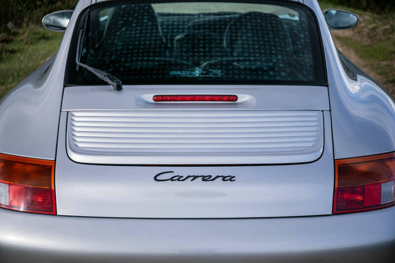 Immagine 22/39 di Porsche 911 Carrera (1998)