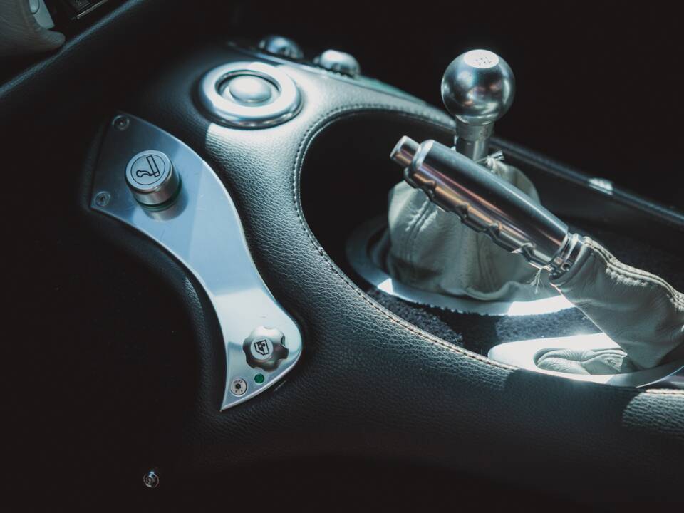 Image 29/39 of TVR Tuscan S (2003)