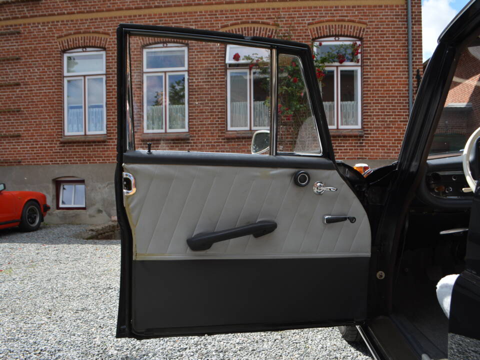 Image 10/15 of Mercedes-Benz 190 c (1964)