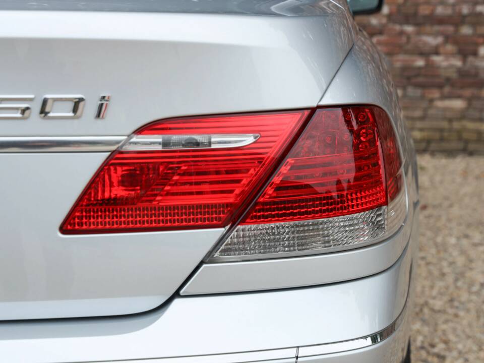 Immagine 47/50 di BMW 750i (2007)