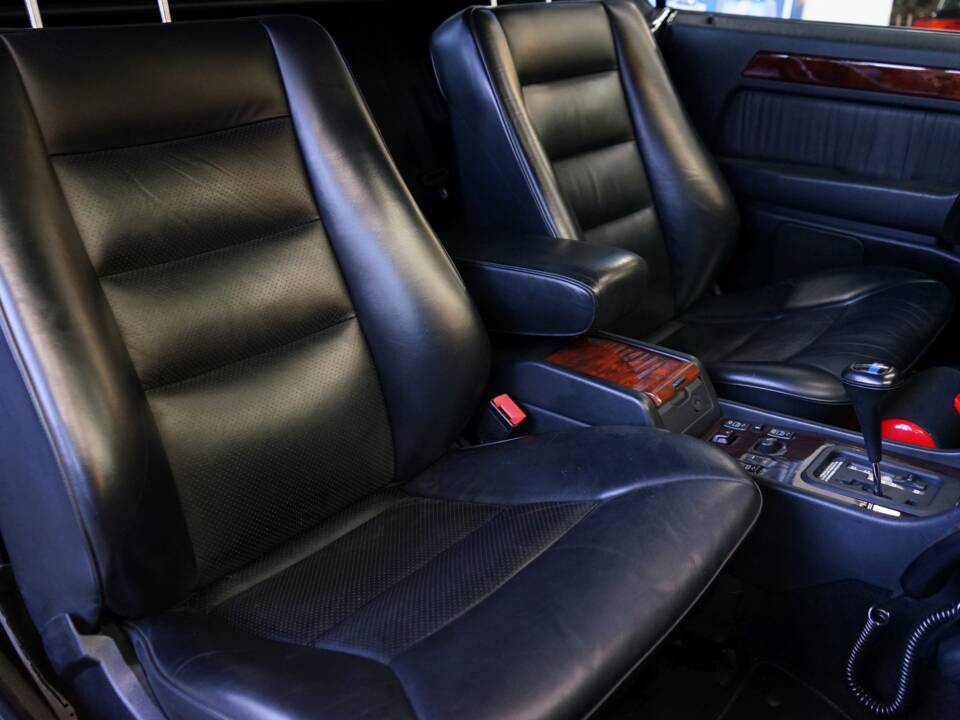 Image 18/38 of Mercedes-Benz 300 CE-24 (1992)