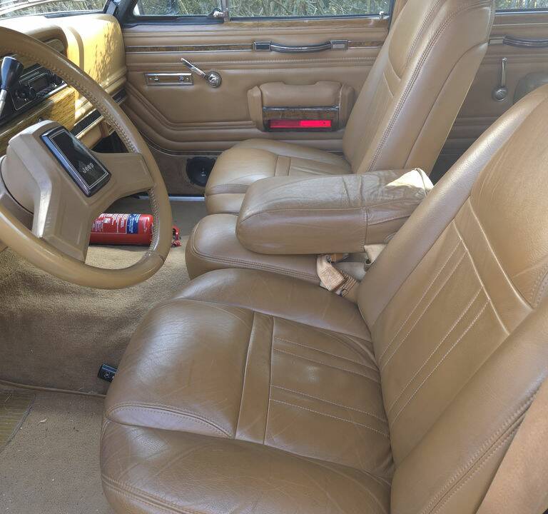 Bild 2/8 von Jeep Grand Wagoneer (1986)