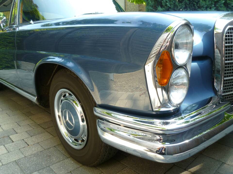 Afbeelding 4/32 van Mercedes-Benz 280 SE (1969)