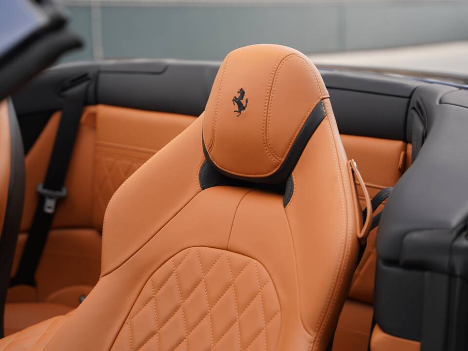 Bild 18/50 von Ferrari California T (2016)