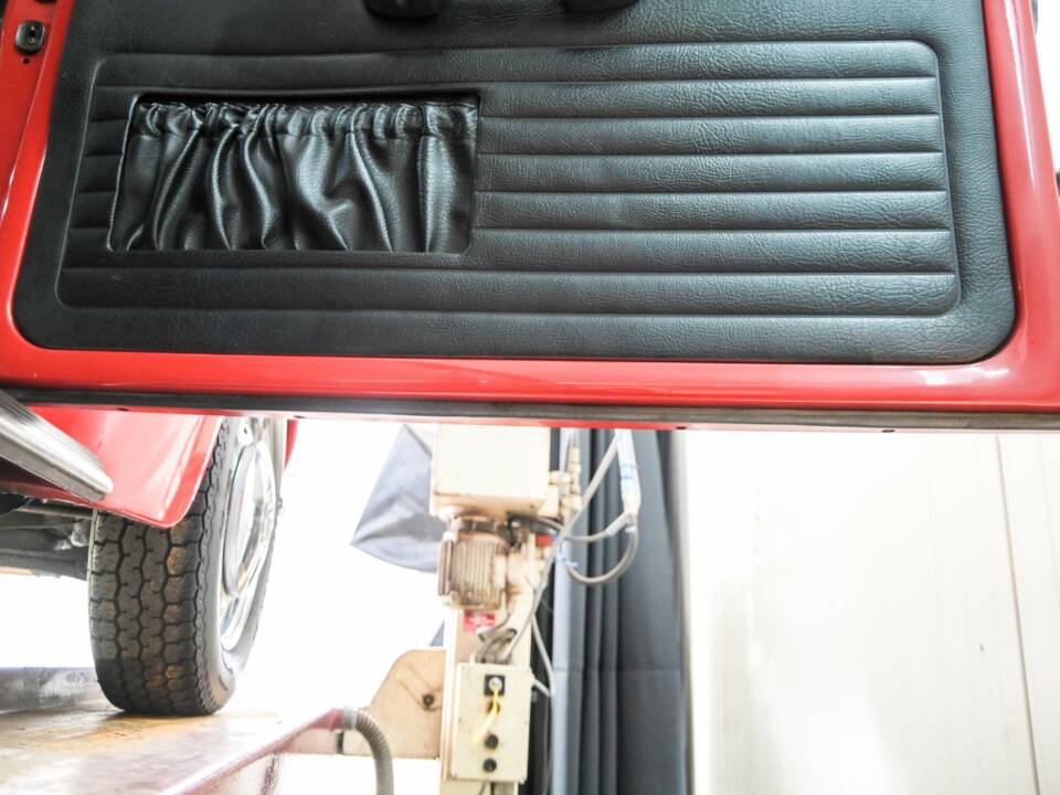 Bild 42/50 von Volkswagen Käfer 1303 LS (1974)