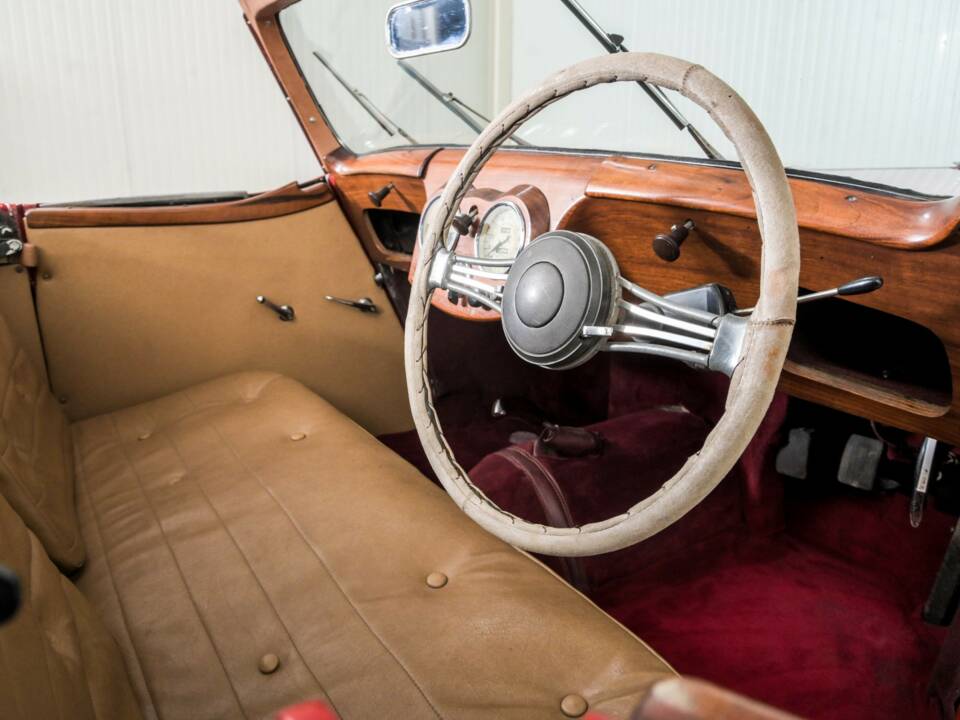 Image 11/50 of Triumph 1800 Roadster (1947)