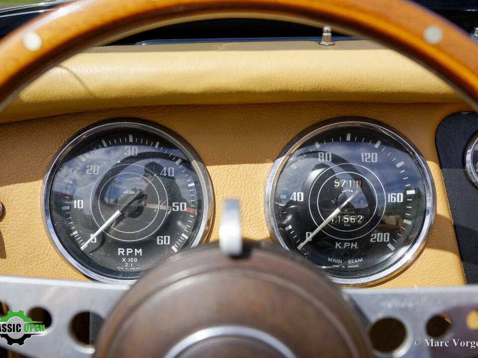 Image 6/46 of Triumph TR 3A (1958)