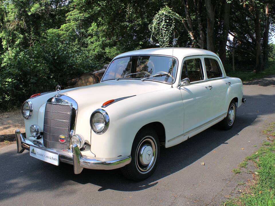 Image 2/50 of Mercedes-Benz 219 (1959)