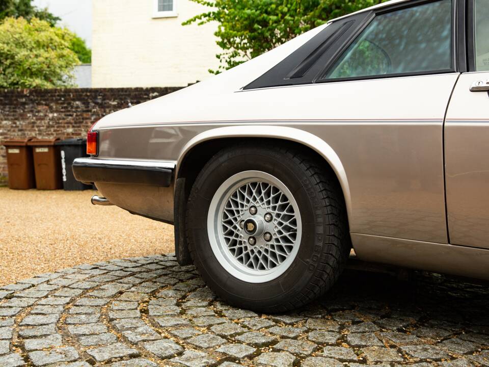 Immagine 13/40 di Jaguar XJ-S 3.6 (1988)