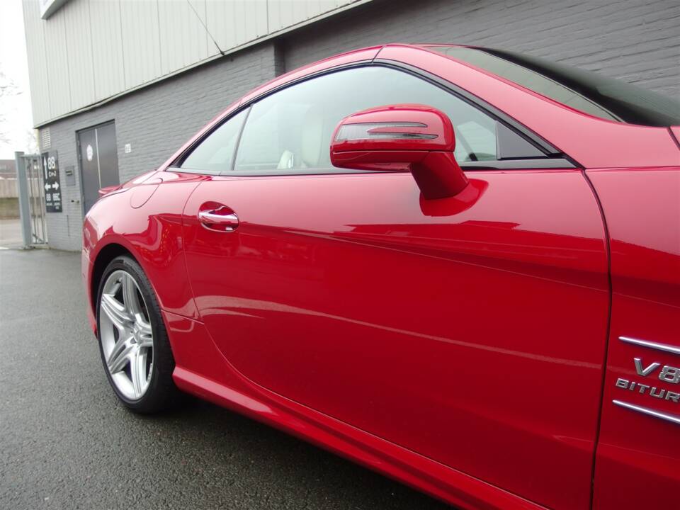 Image 24/99 of Mercedes-Benz SL 63 AMG (2012)