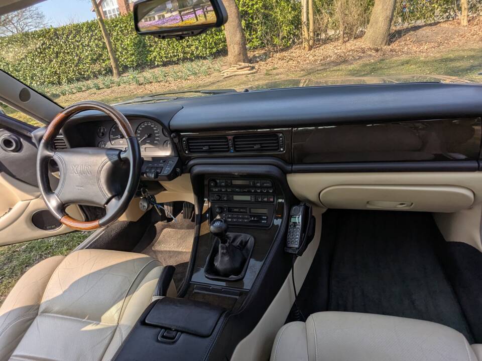 Image 18/64 of Jaguar XJR 4.0 Supercharged (1995)