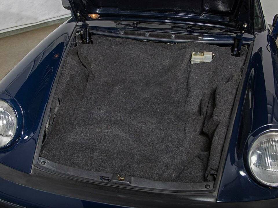 Bild 34/36 von Porsche 911 Carrera 3.2 (1987)
