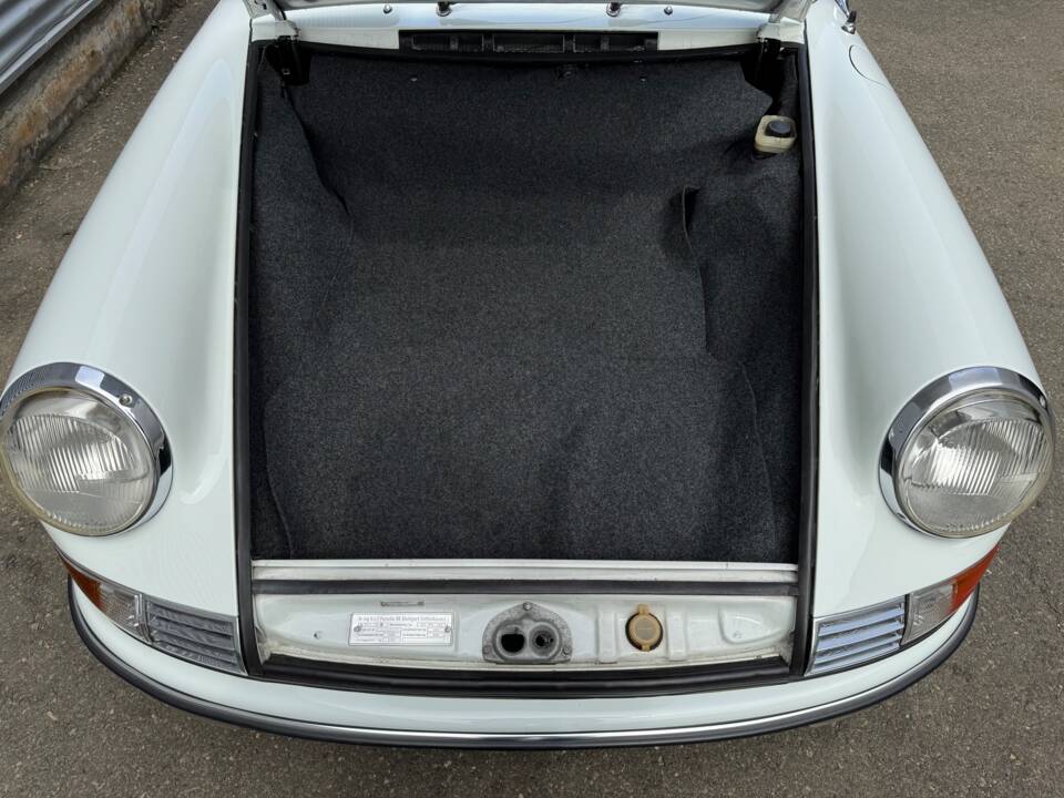 Image 14/60 de Porsche 911 2.4 T (1971)