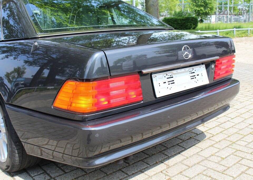 Image 8/8 of Mercedes-Benz 300 SL (1991)