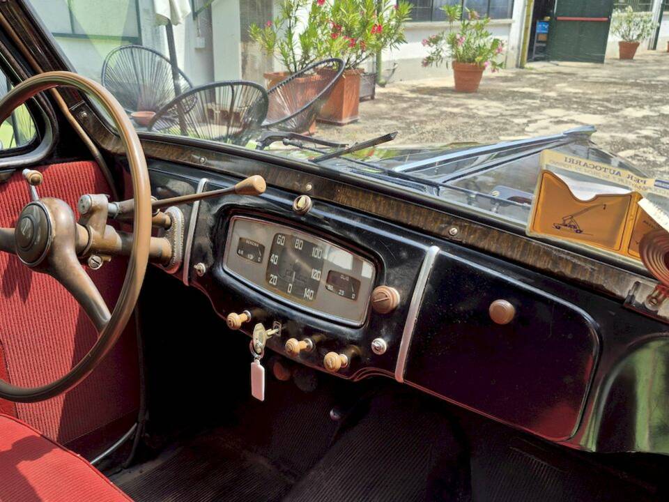 Image 34/47 of FIAT 1100 E (1952)