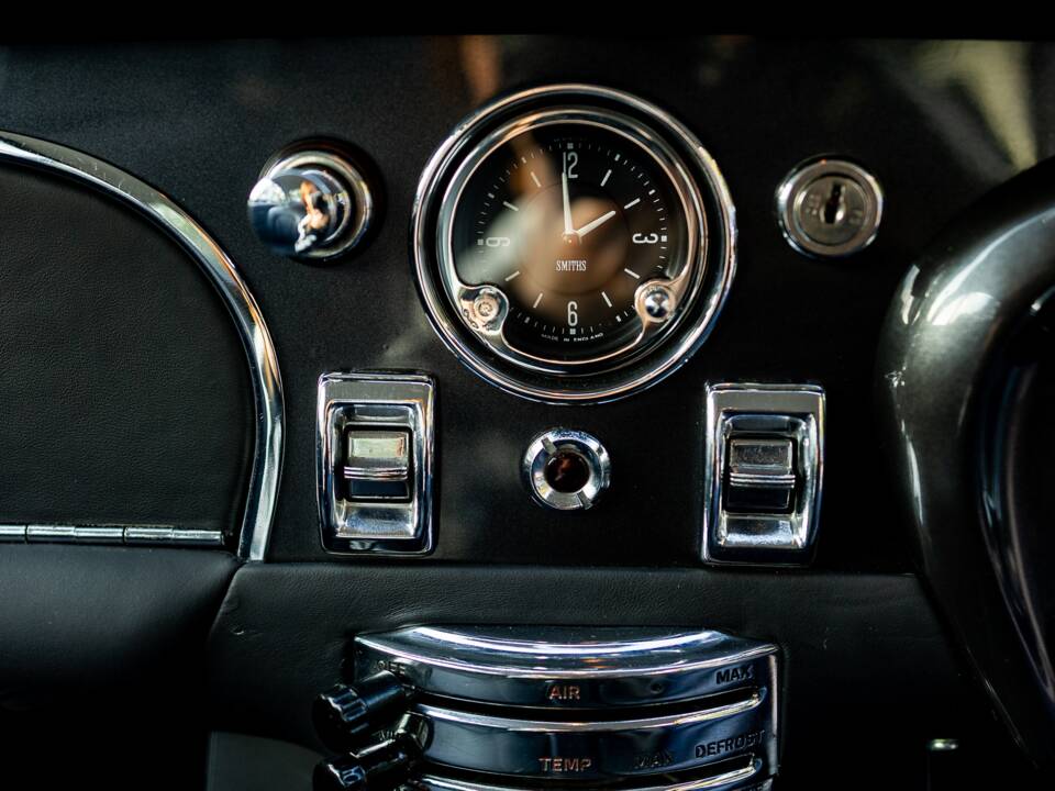 Bild 30/43 von Aston Martin DB 6 Vantage (1967)