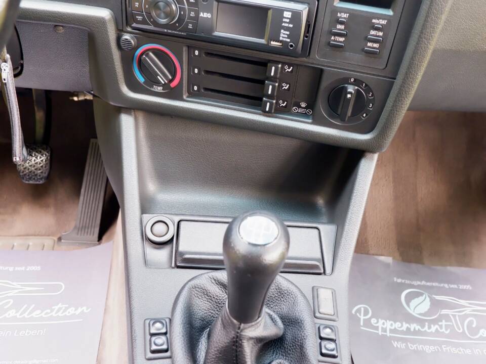 Imagen 17/26 de BMW 318i (1992)