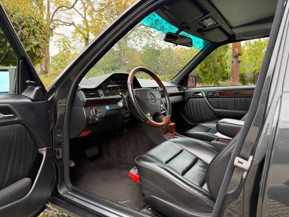 Bild 9/27 von Mercedes-Benz 500 E (1992)