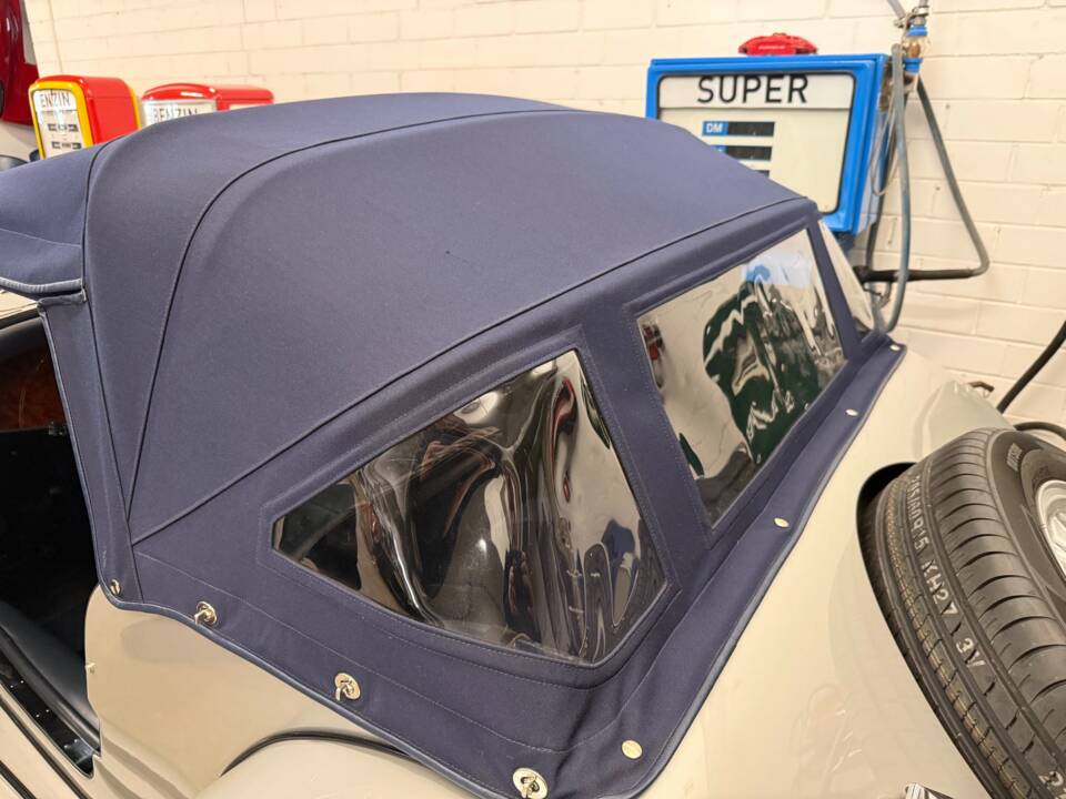 Immagine 12/22 di Morgan Plus 8 (1999)