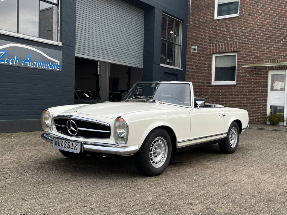 Image 3/100 of Mercedes-Benz 280 SL (1970)