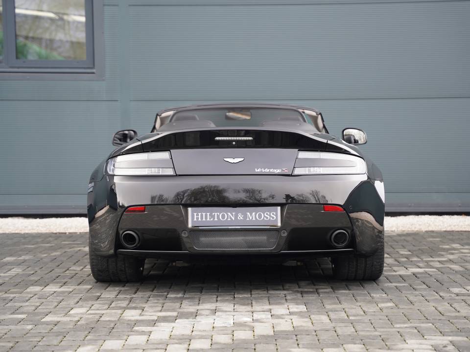 Bild 8/50 von Aston Martin V12 Vantage S (2015)