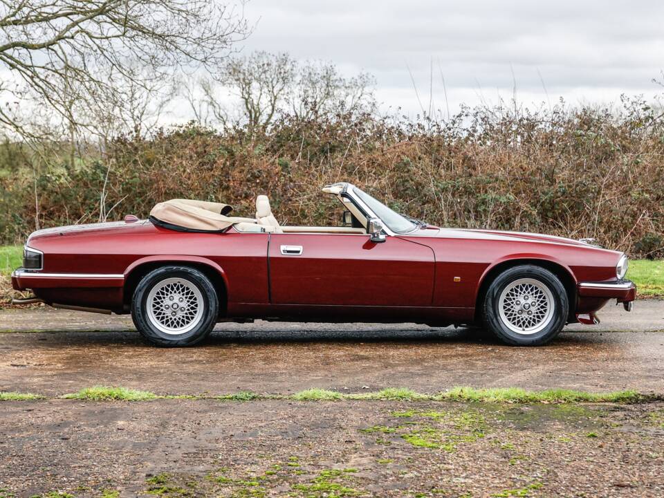 Image 2/45 of Jaguar XJS 5.3 V12 (1993)