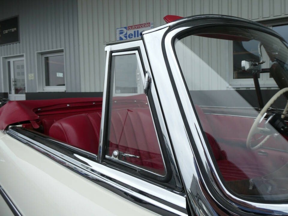 Immagine 26/29 di Mercedes-Benz 220 SE Cabriolet (1960)