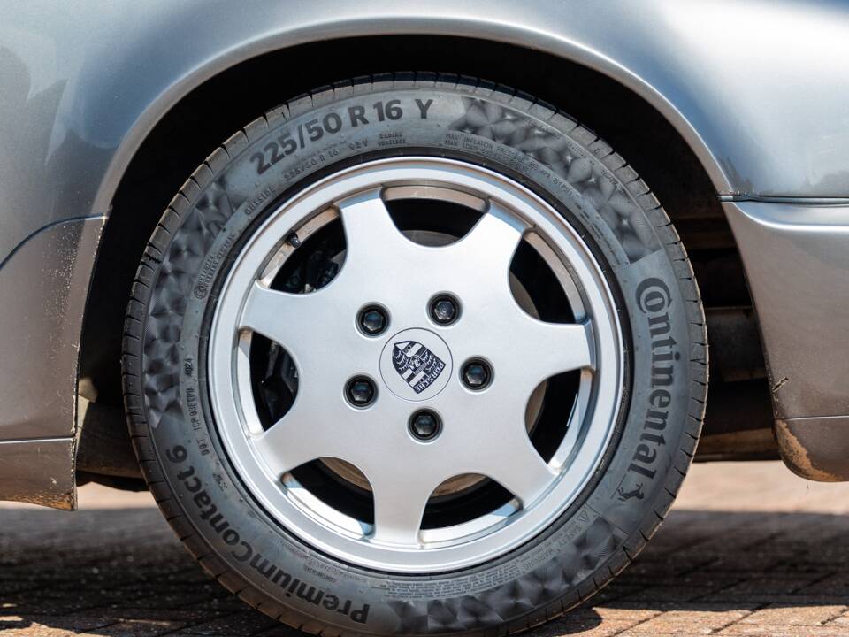 Imagen 46/50 de Porsche 911 Carrera 4 (1990)