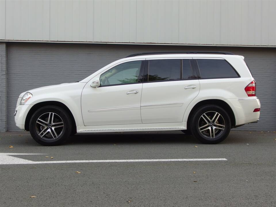 Bild 6/98 von Mercedes-Benz GL 450 4MATIC (2007)