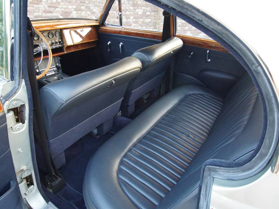 Bild 24/50 von Jaguar Mk II 3.4 (1964)