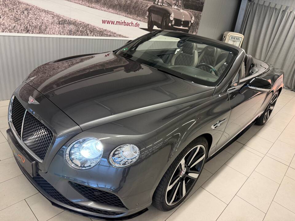 Image 4/22 of Bentley Continental GTC V8 S (2017)