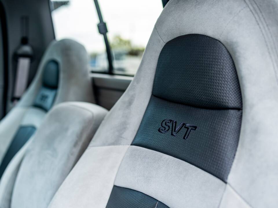 Image 43/50 of Ford F-150 SVT Lightning (2002)