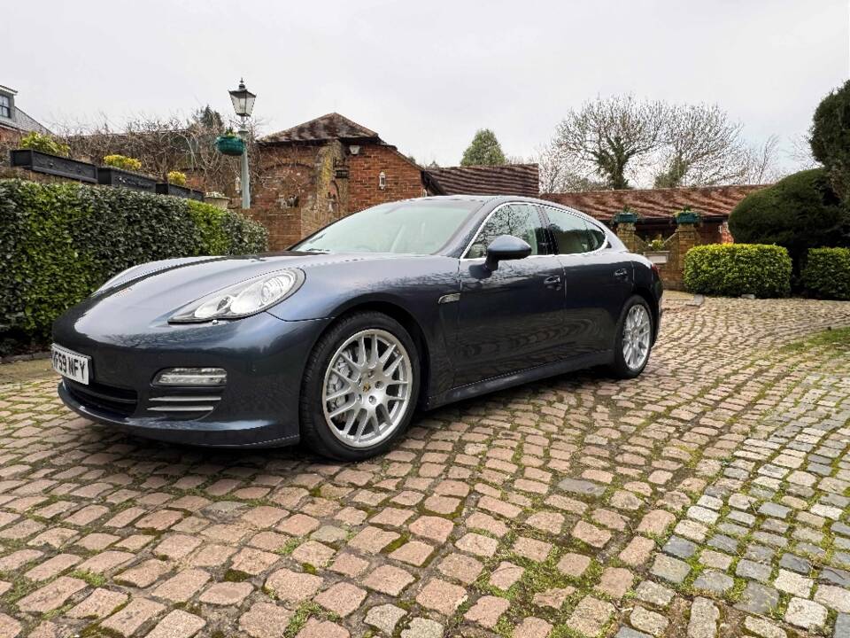 Immagine 2/36 di Porsche Panamera 4S (2009)