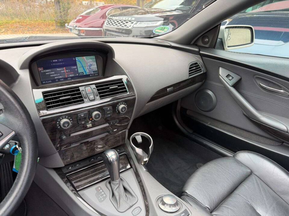 Image 14/24 of BMW 645Ci (2005)