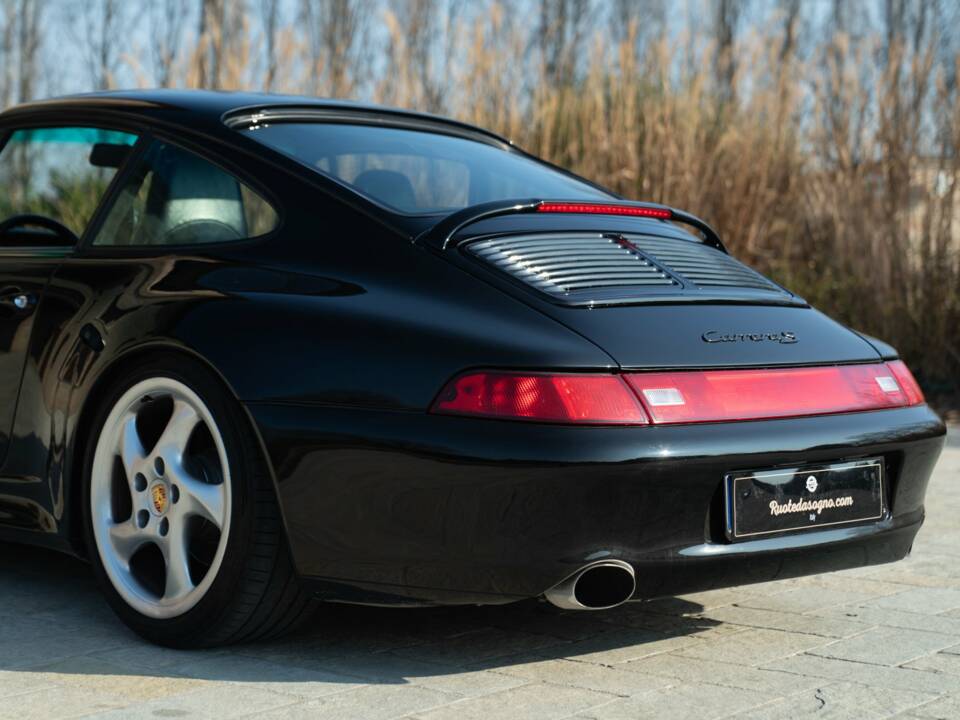 Image 13/50 of Porsche 911 Carrera (1996)