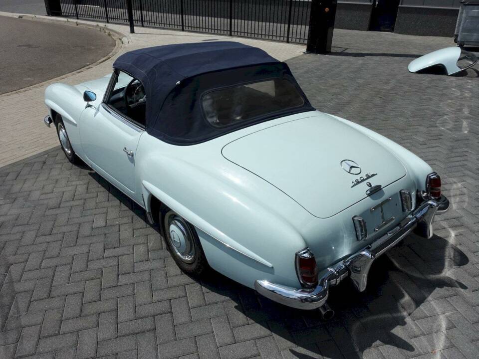 Image 19/43 of Mercedes-Benz 190 SL (1957)