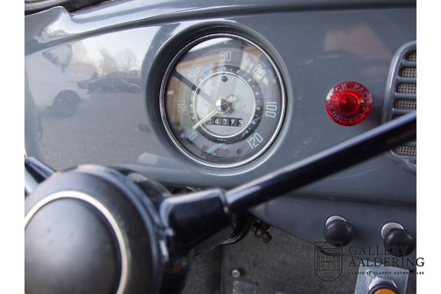Immagine 42/50 di Volkswagen Beetle 1200 Standard &quot;Oval&quot; (1955)