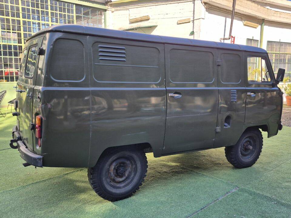 Image 10/51 of UAZ 3741 (1991)